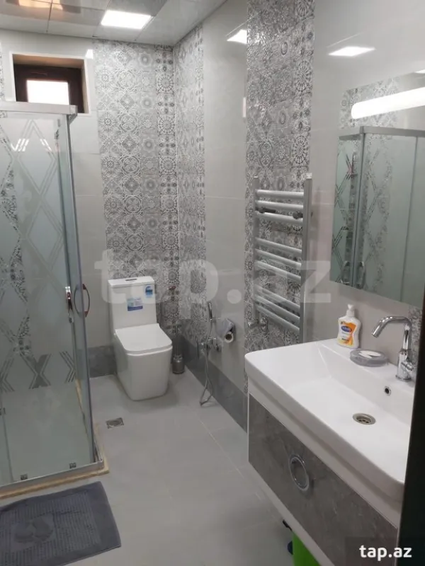 Satılır 6 otaqlı həyət evi