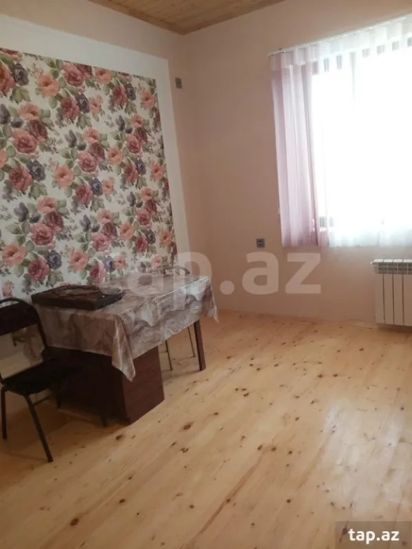 Satılır 6 otaqlı həyət evi