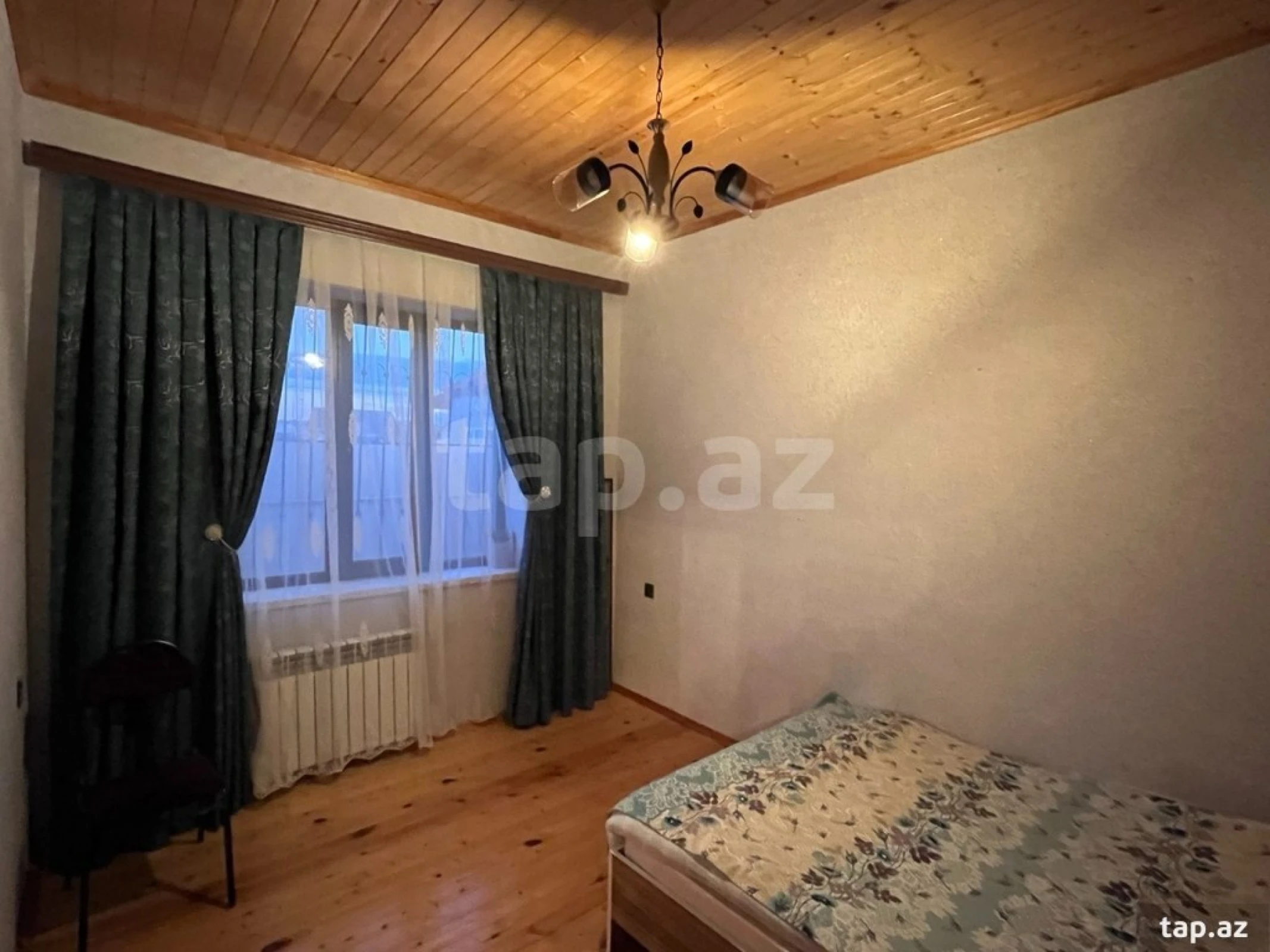 Satılır 6 otaqlı həyət evi