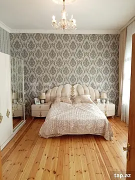 Satılır 6 otaqlı həyət evi