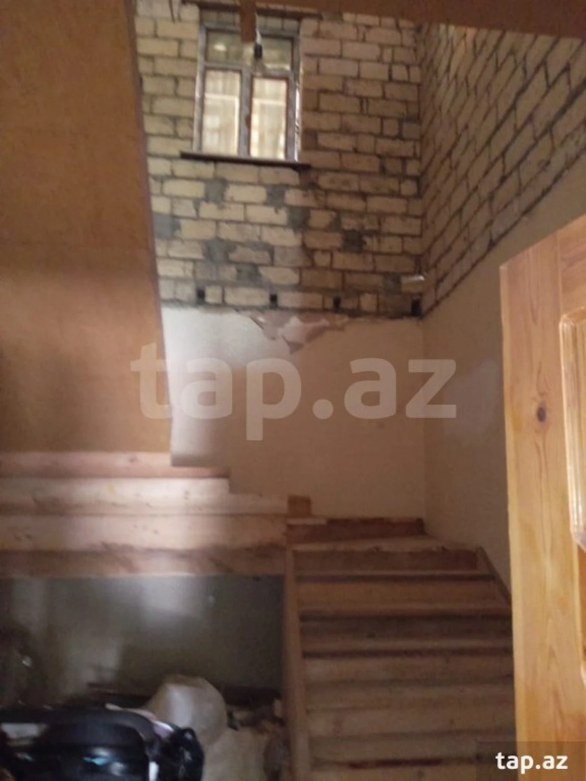 Satılır 6 otaqlı həyət evi