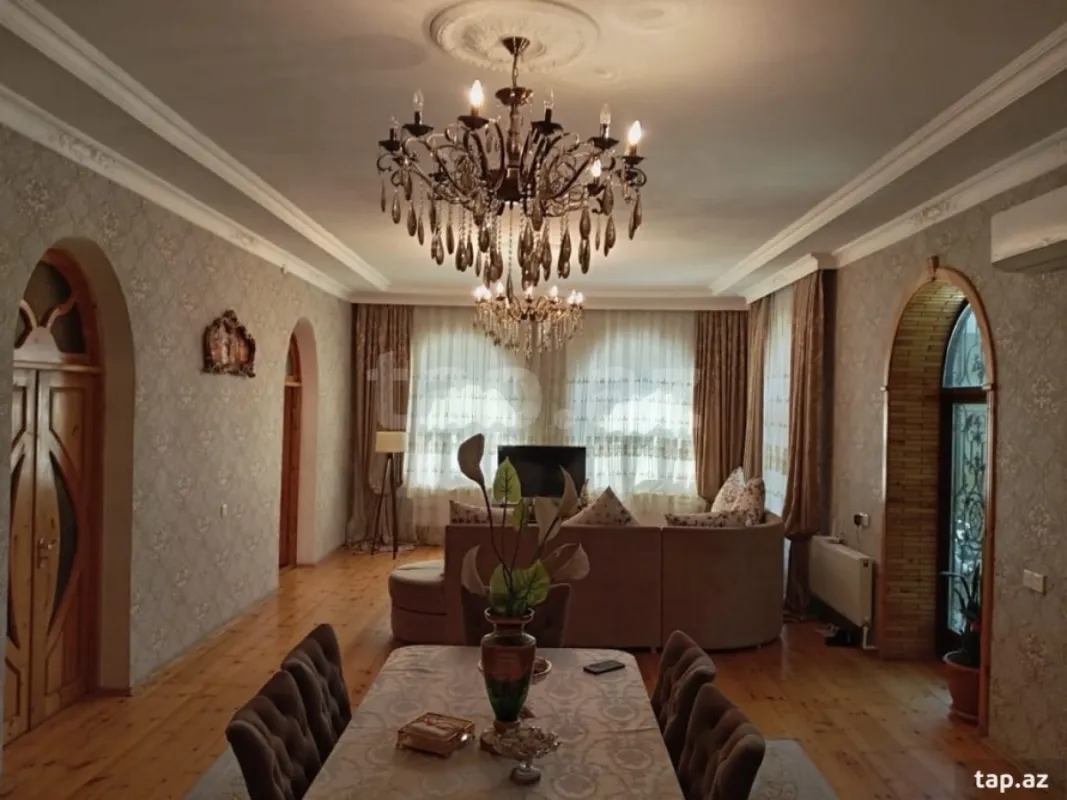 Satılır 6 otaqlı həyət evi