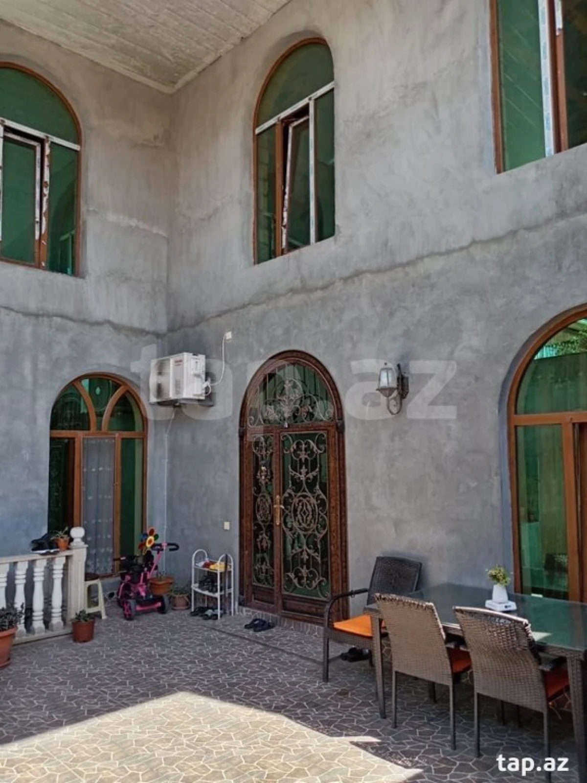 Satılır 6 otaqlı həyət evi