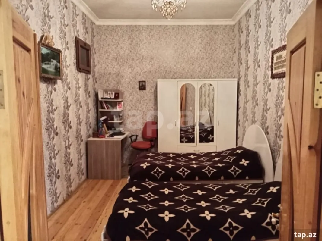 Satılır 6 otaqlı həyət evi