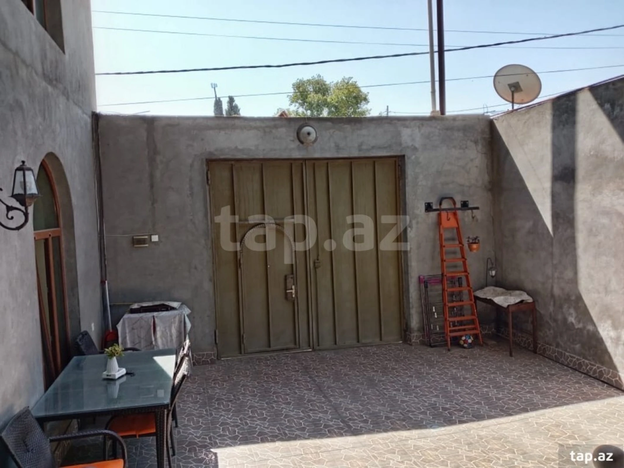 Satılır 6 otaqlı həyət evi