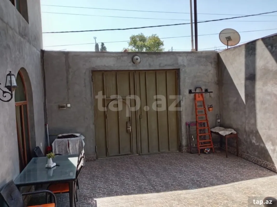 Satılır 6 otaqlı həyət evi