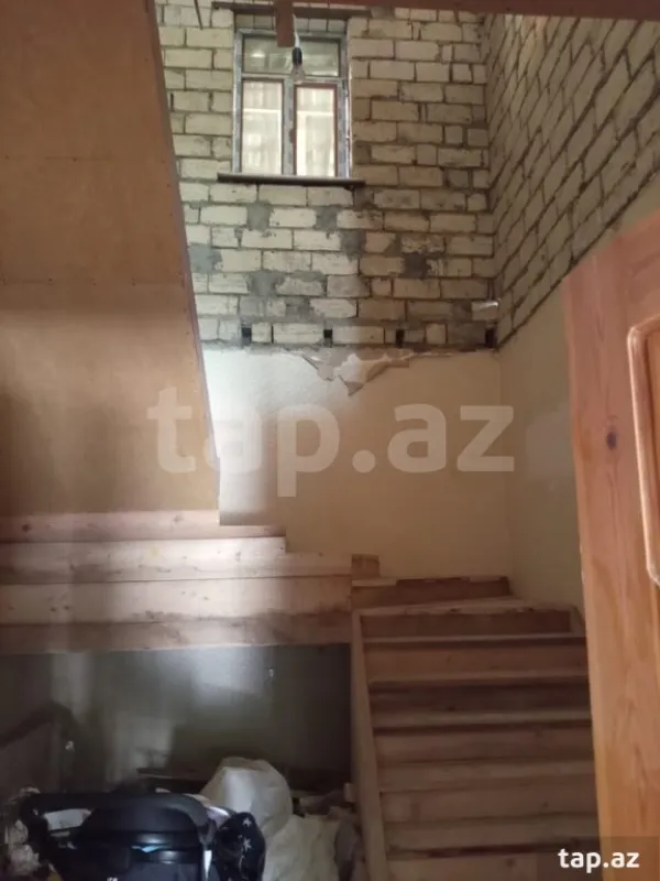 Satılır 6 otaqlı həyət evi