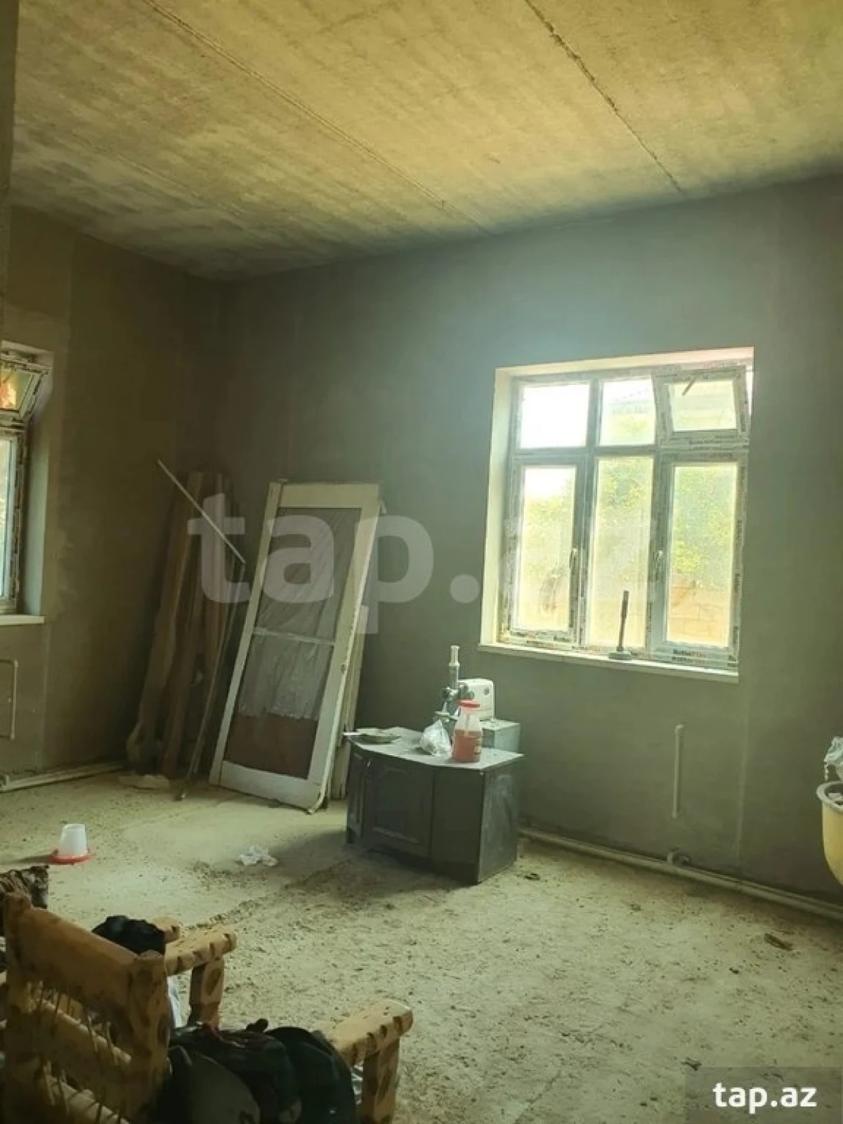 Satılır 6 otaqlı həyət evi