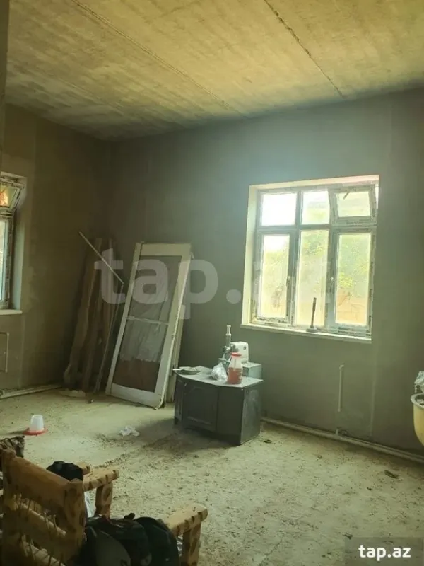 Satılır 6 otaqlı həyət evi