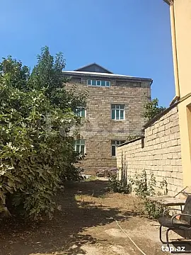 Satılır 6 otaqlı həyət evi