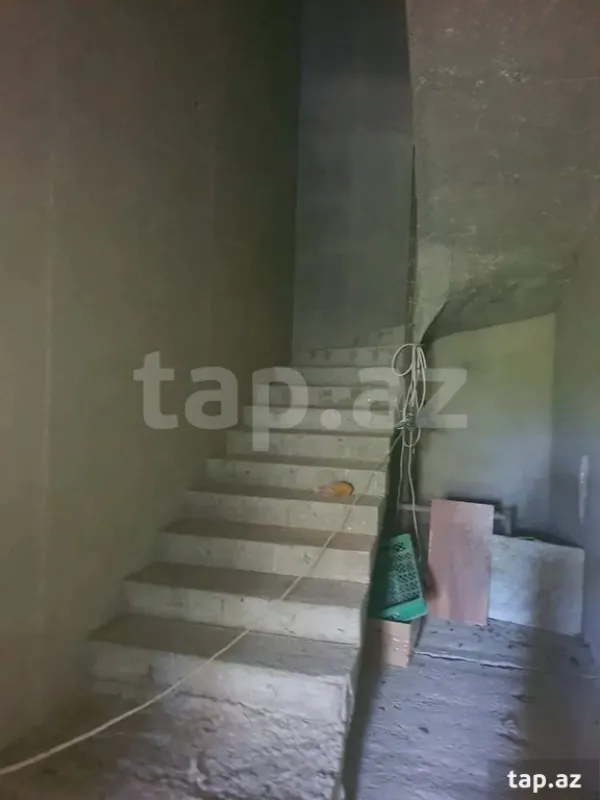 Satılır 6 otaqlı həyət evi