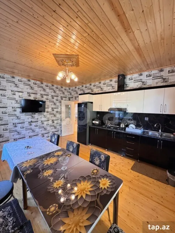 Kirayə verilir 3 otaqlı həyət evi 200 m²