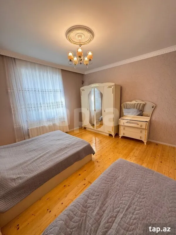Kirayə verilir 3 otaqlı həyət evi 200 m²