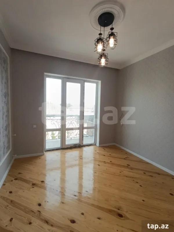 Satılır 4 otaqlı həyət evi