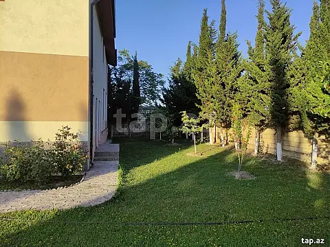 Satılır 6 otaqlı həyət evi