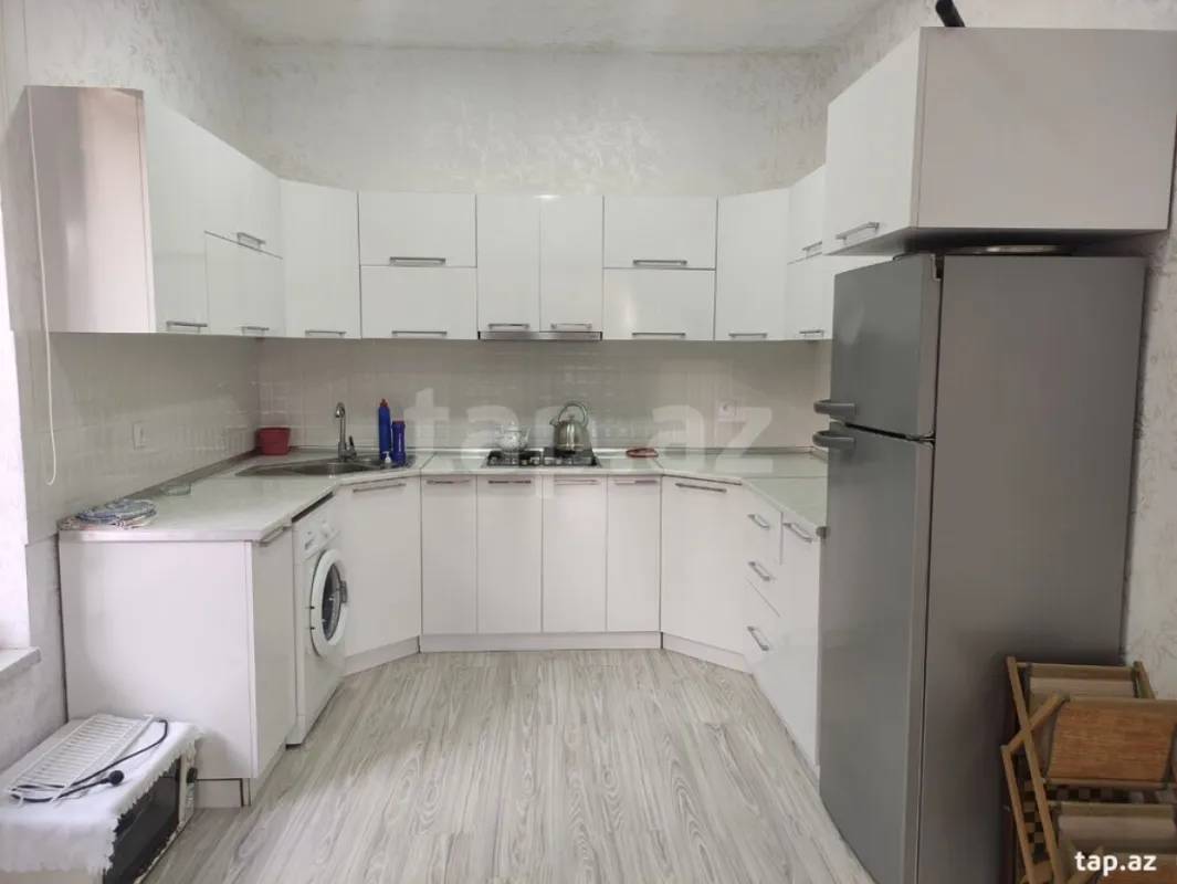 Satılır 6 otaqlı həyət evi