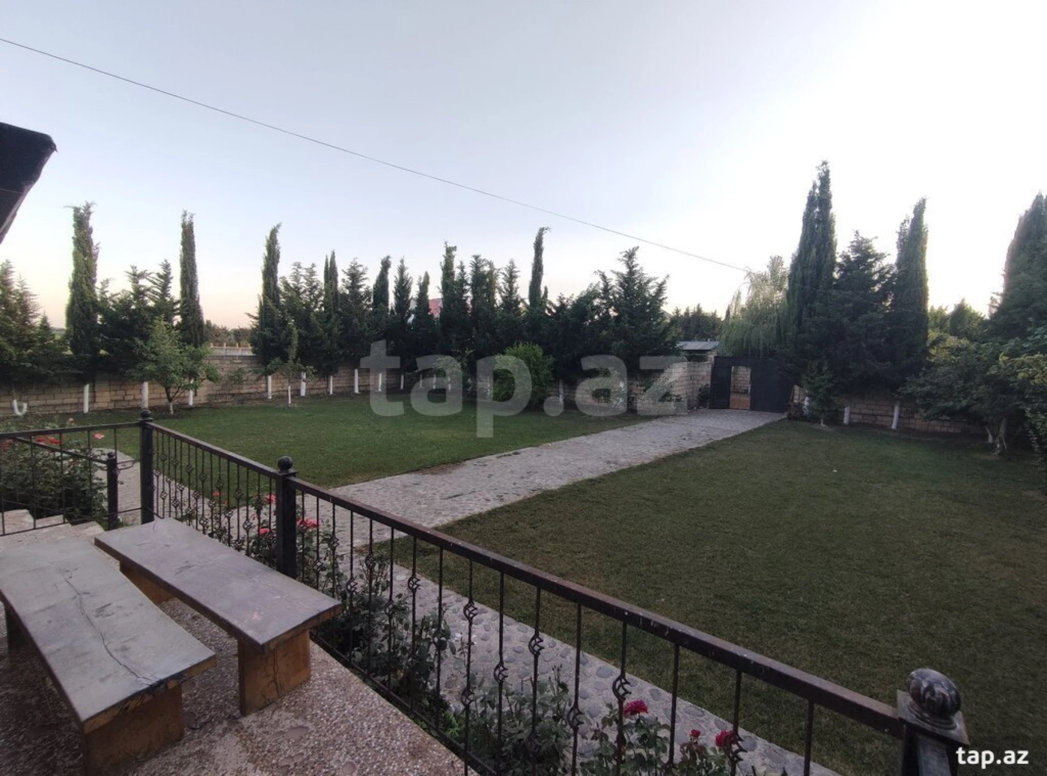 Satılır 6 otaqlı həyət evi