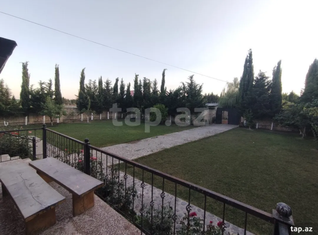 Satılır 6 otaqlı həyət evi