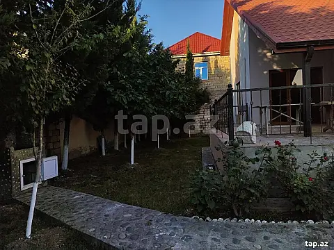 Satılır 6 otaqlı həyət evi