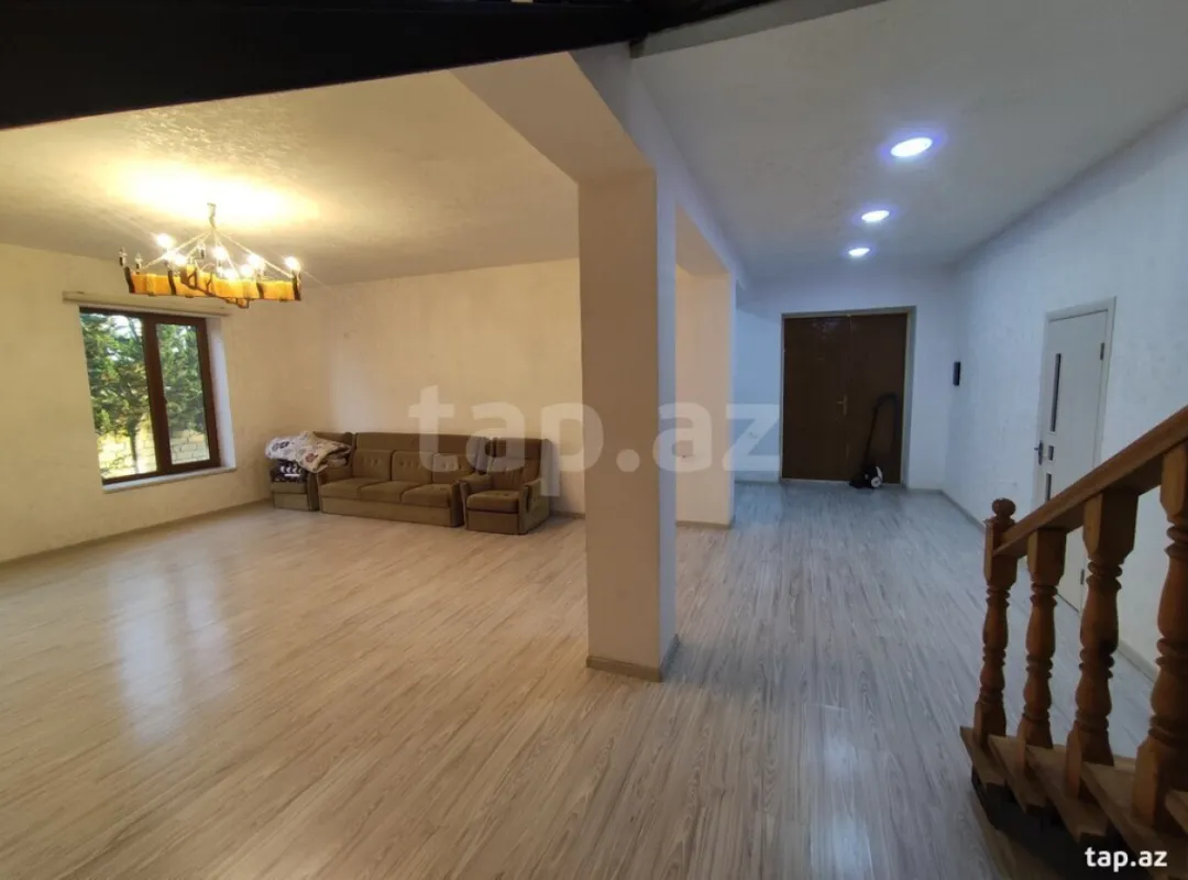 Satılır 6 otaqlı həyət evi