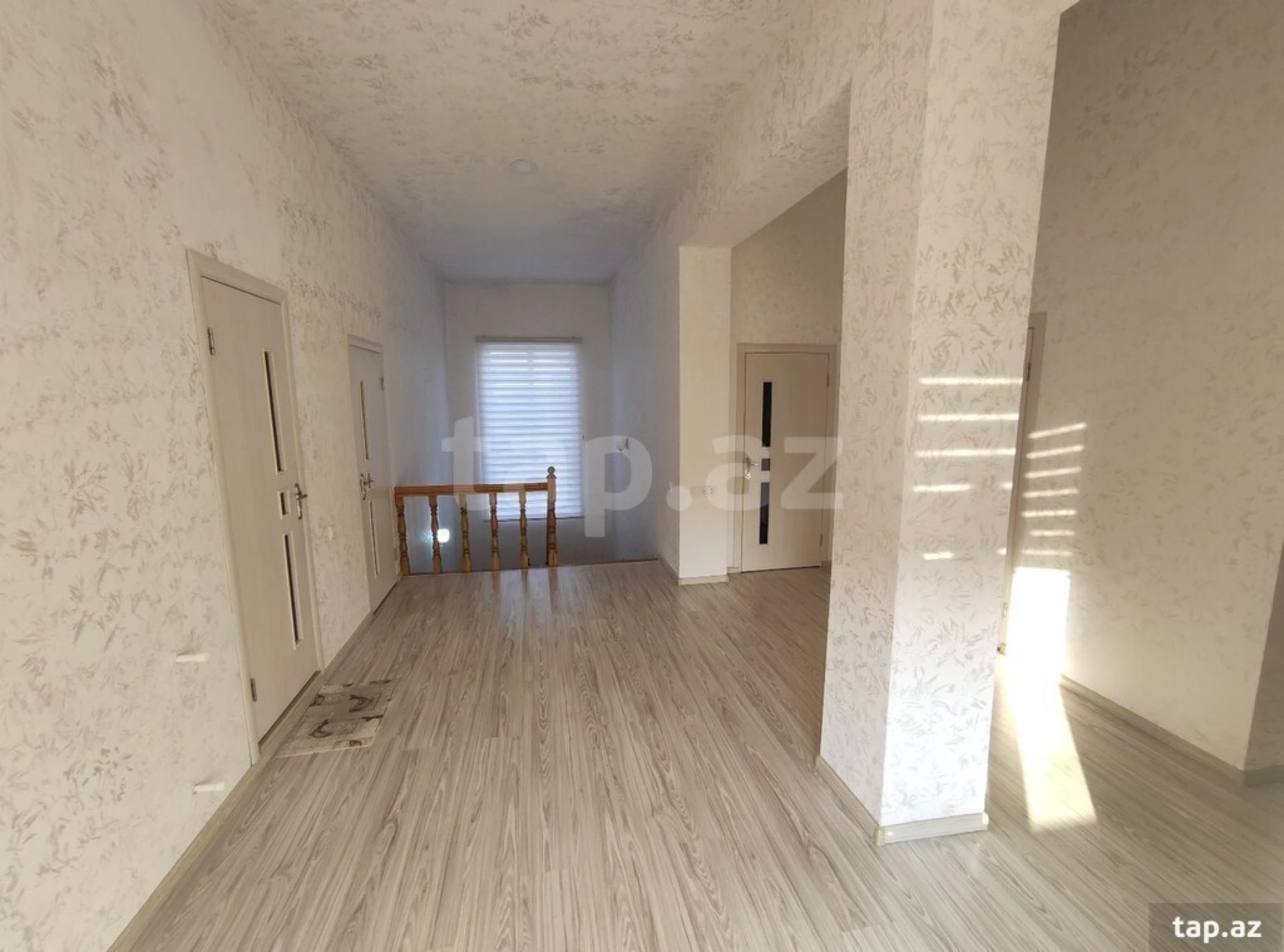 Satılır 6 otaqlı həyət evi