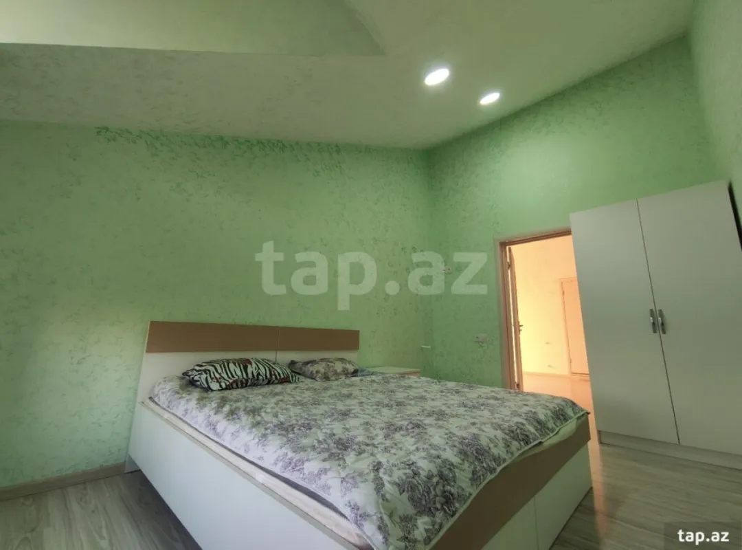 Satılır 6 otaqlı həyət evi