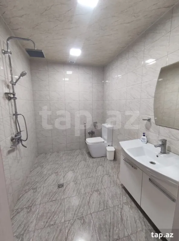 Satılır 6 otaqlı həyət evi