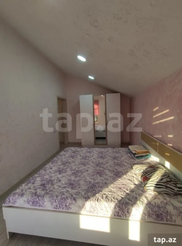 Satılır 6 otaqlı həyət evi