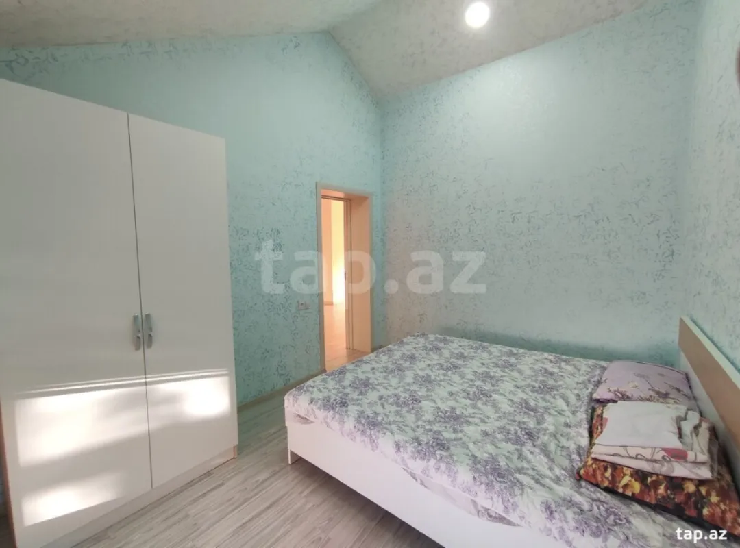 Satılır 6 otaqlı həyət evi