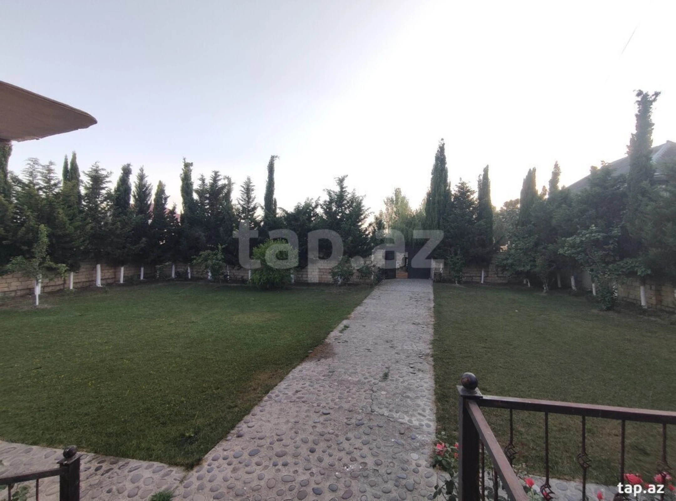 Satılır 6 otaqlı həyət evi