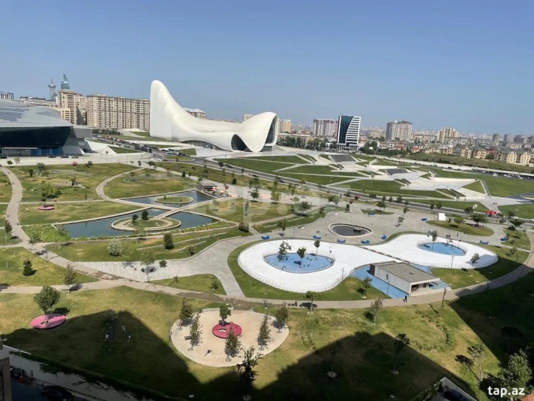 Kirayə verilir 3 otaqlı yeni tikili 145 m²