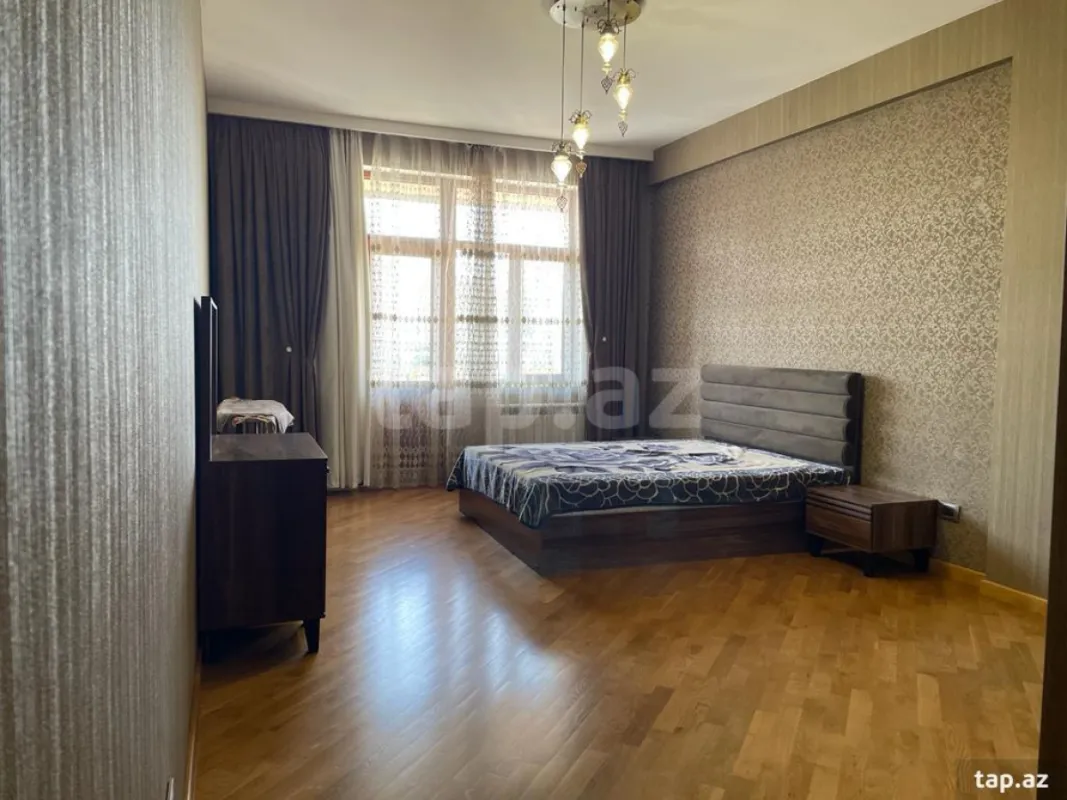 Kirayə verilir 3 otaqlı yeni tikili 145 m²