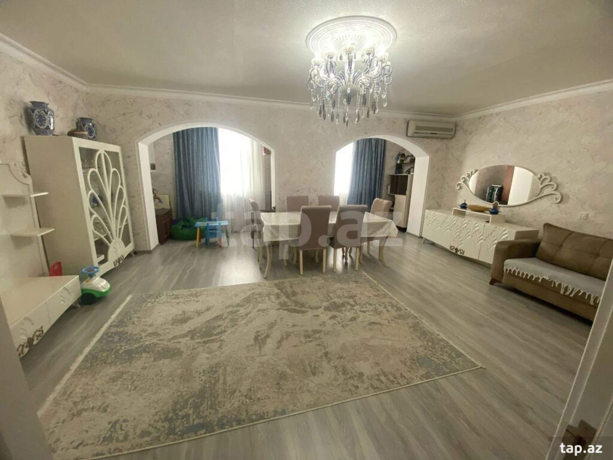 Satılır 4 otaqlı mənzil 110 m²