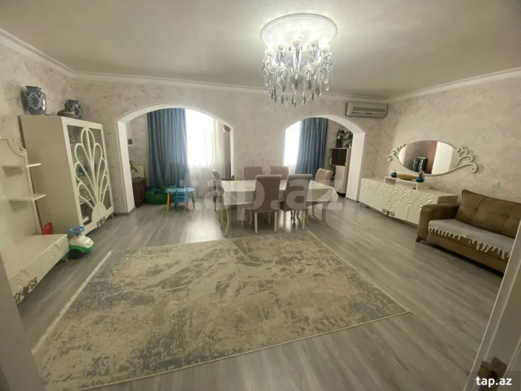 Satılır 4 otaqlı mənzil 110 m²
