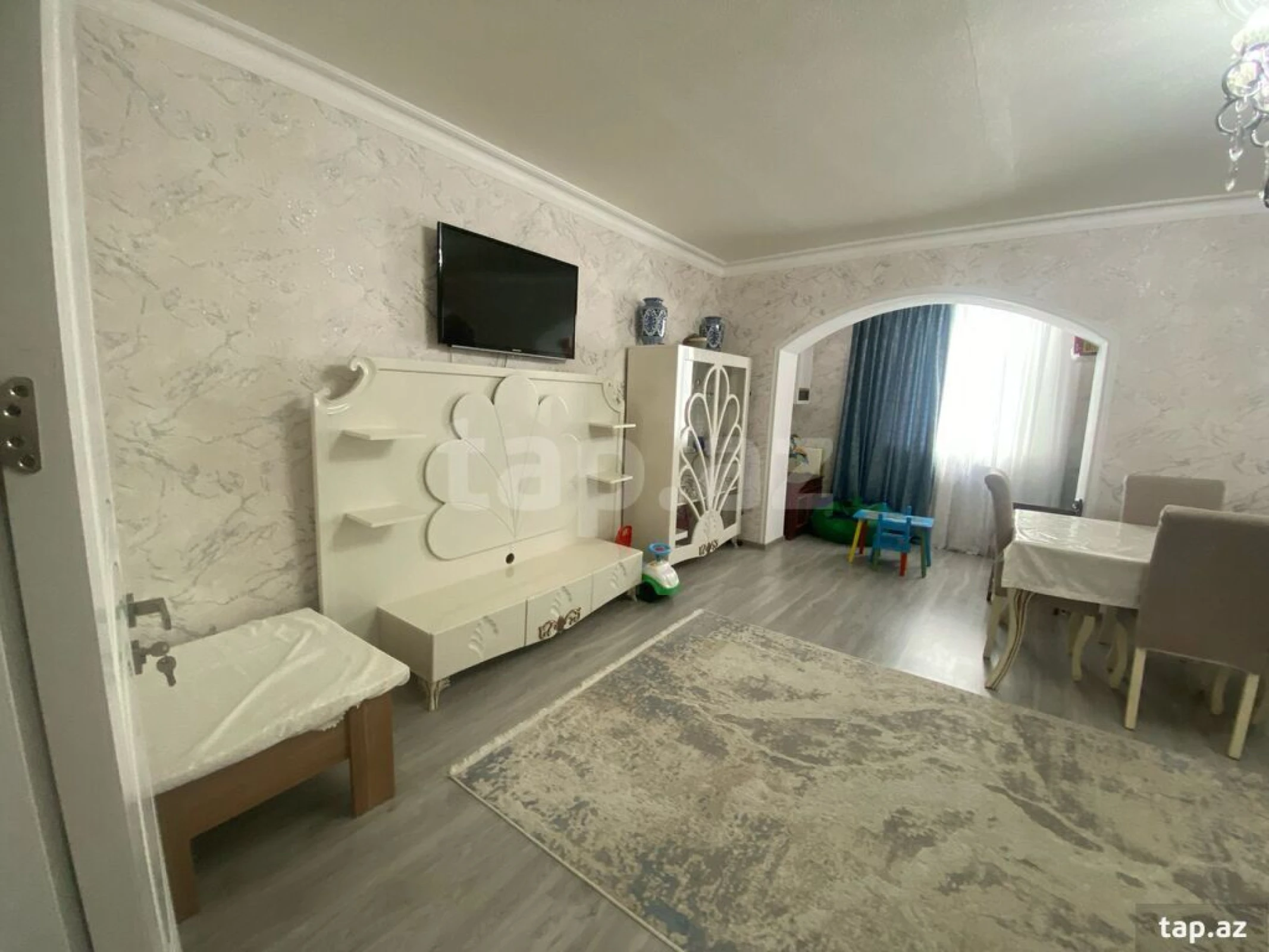 Satılır 4 otaqlı mənzil 110 m²