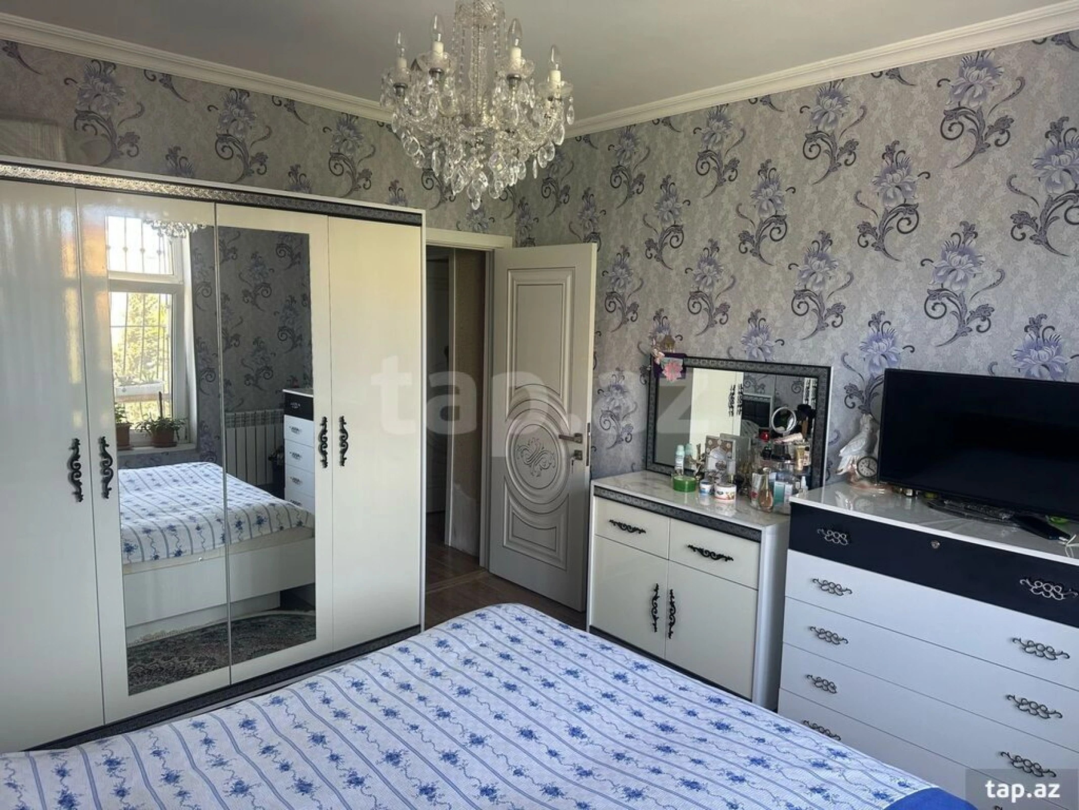Satılır 4 otaqlı mənzil 110 m²