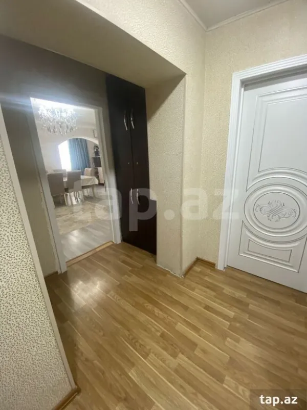 Satılır 4 otaqlı mənzil 110 m²