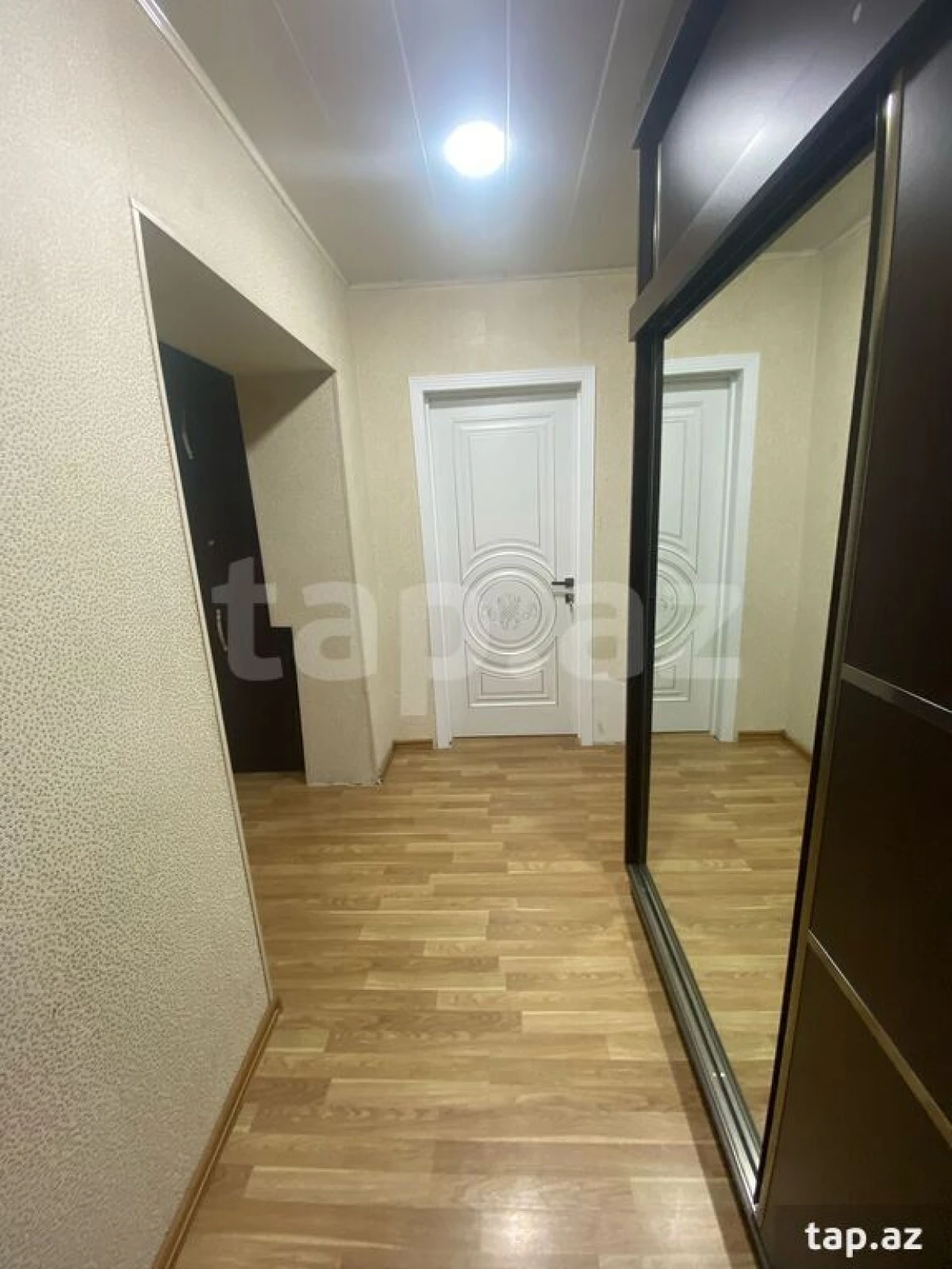 Satılır 4 otaqlı mənzil 110 m²