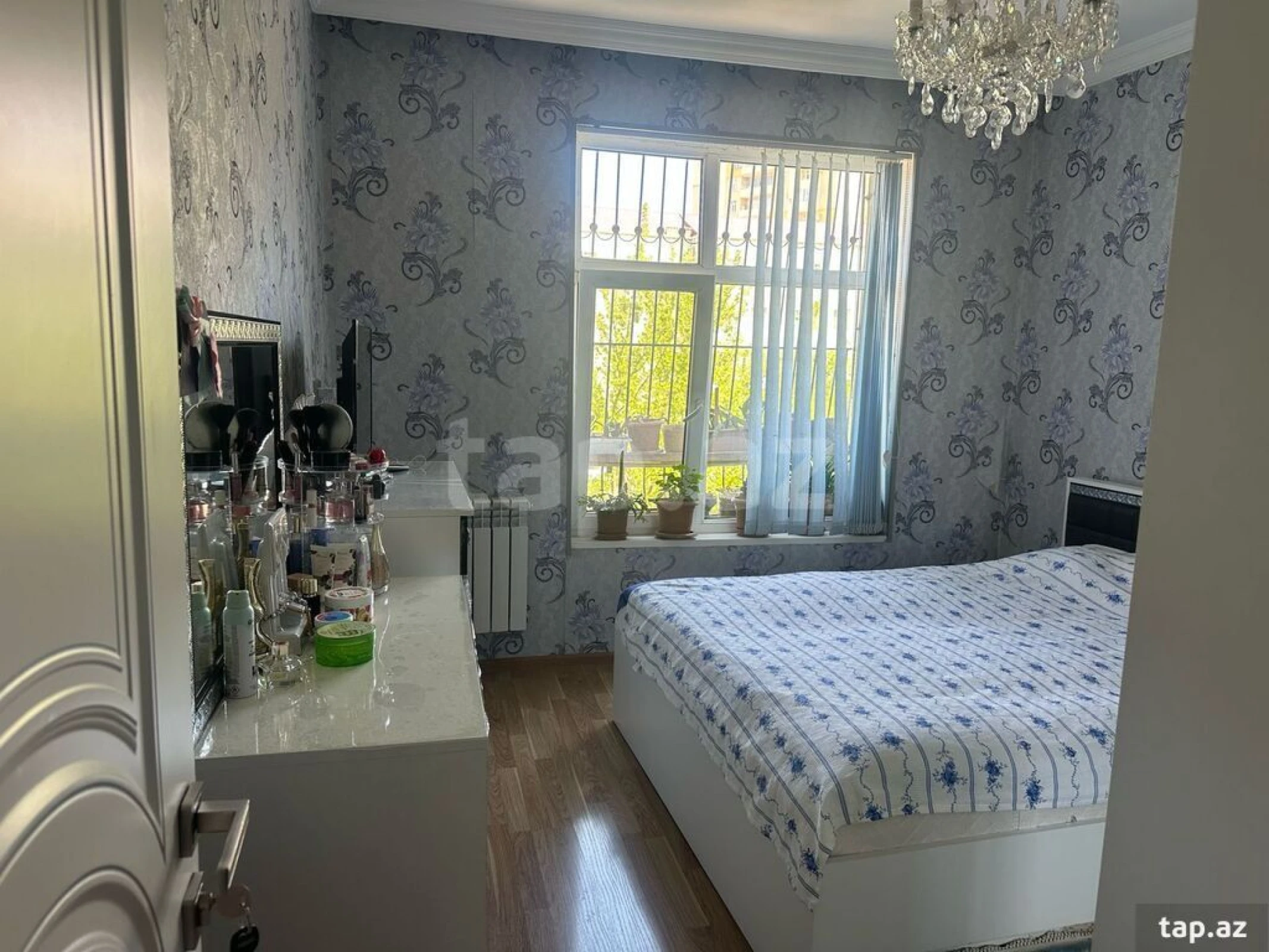 Satılır 4 otaqlı mənzil 110 m²