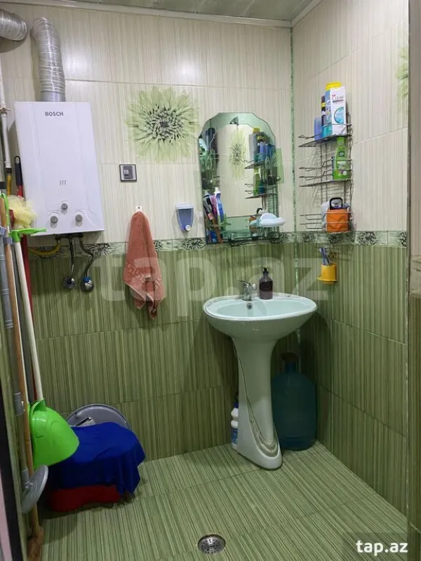 Satılır 4 otaqlı mənzil 110 m²