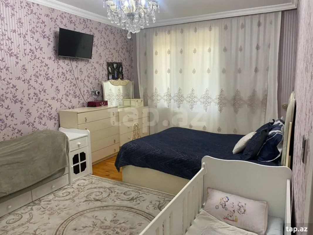 Satılır 4 otaqlı mənzil 110 m²