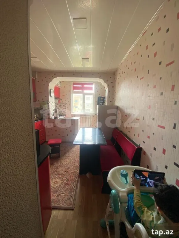 Satılır 4 otaqlı mənzil 110 m²