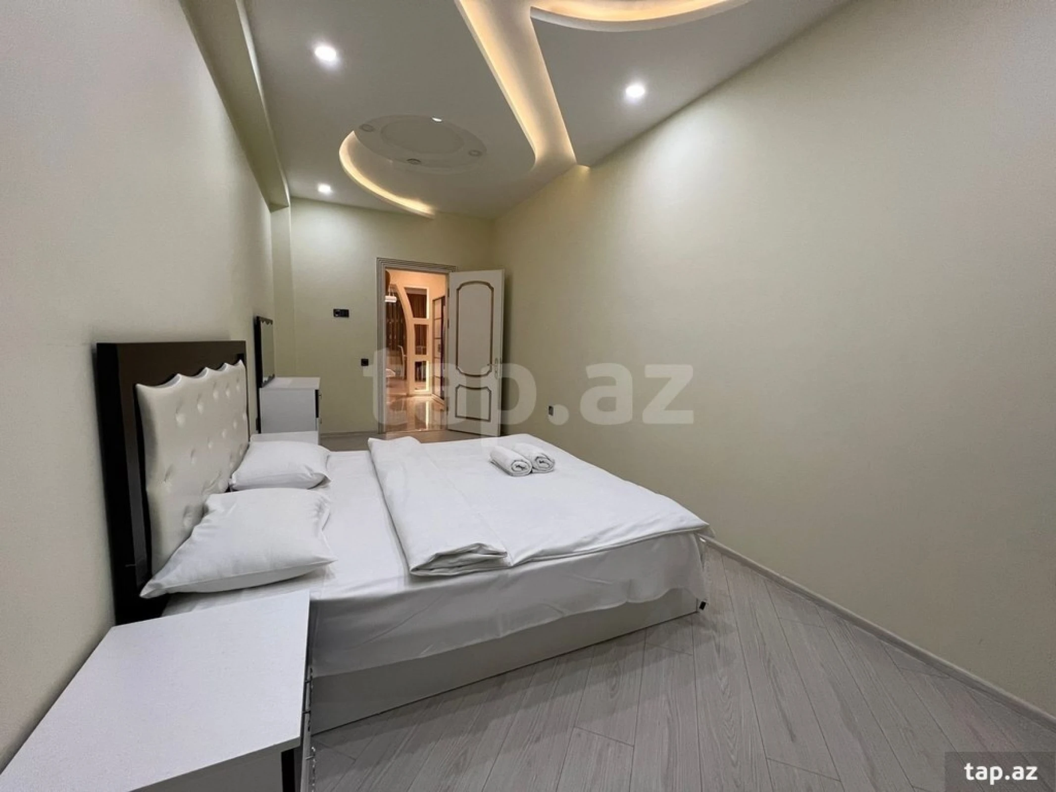 Kirayə verilir 3 otaqlı yeni tikili 100 m²