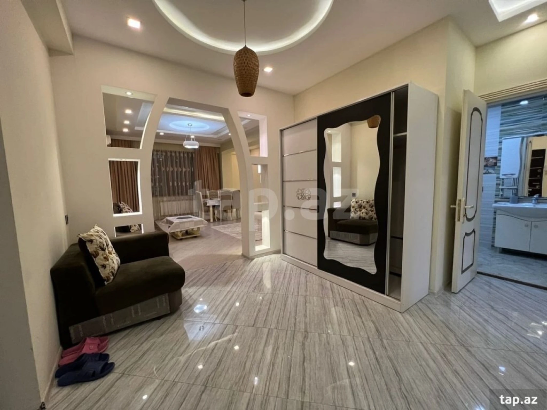 Kirayə verilir 3 otaqlı yeni tikili 100 m²