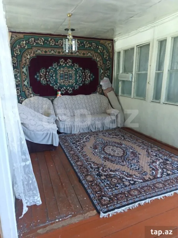 Satılır 6 otaqlı həyət evi