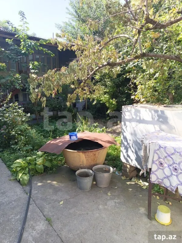 Satılır 6 otaqlı həyət evi