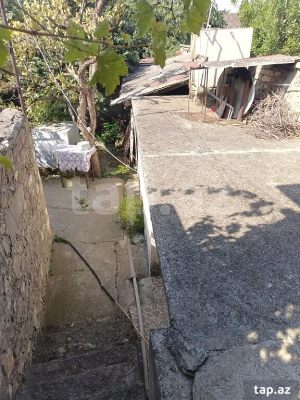 Satılır 6 otaqlı həyət evi