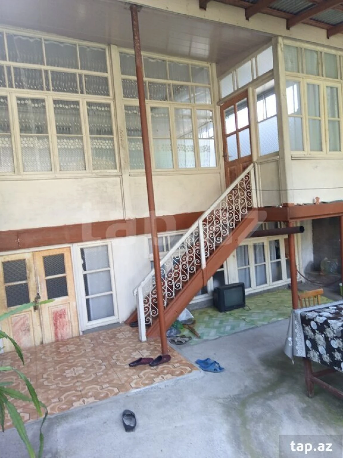 Satılır 6 otaqlı həyət evi