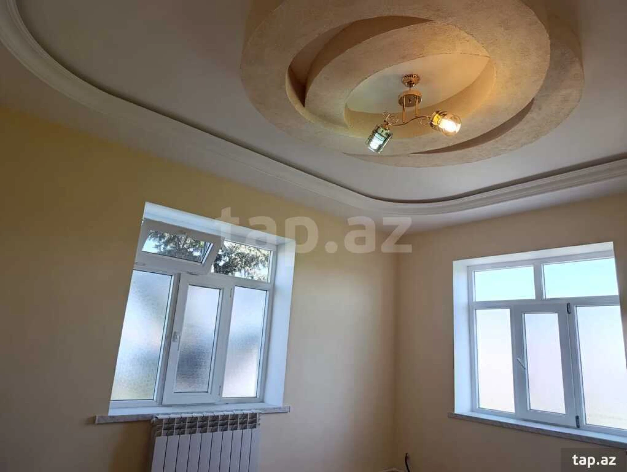 Satılır 5 otaqlı həyət evi