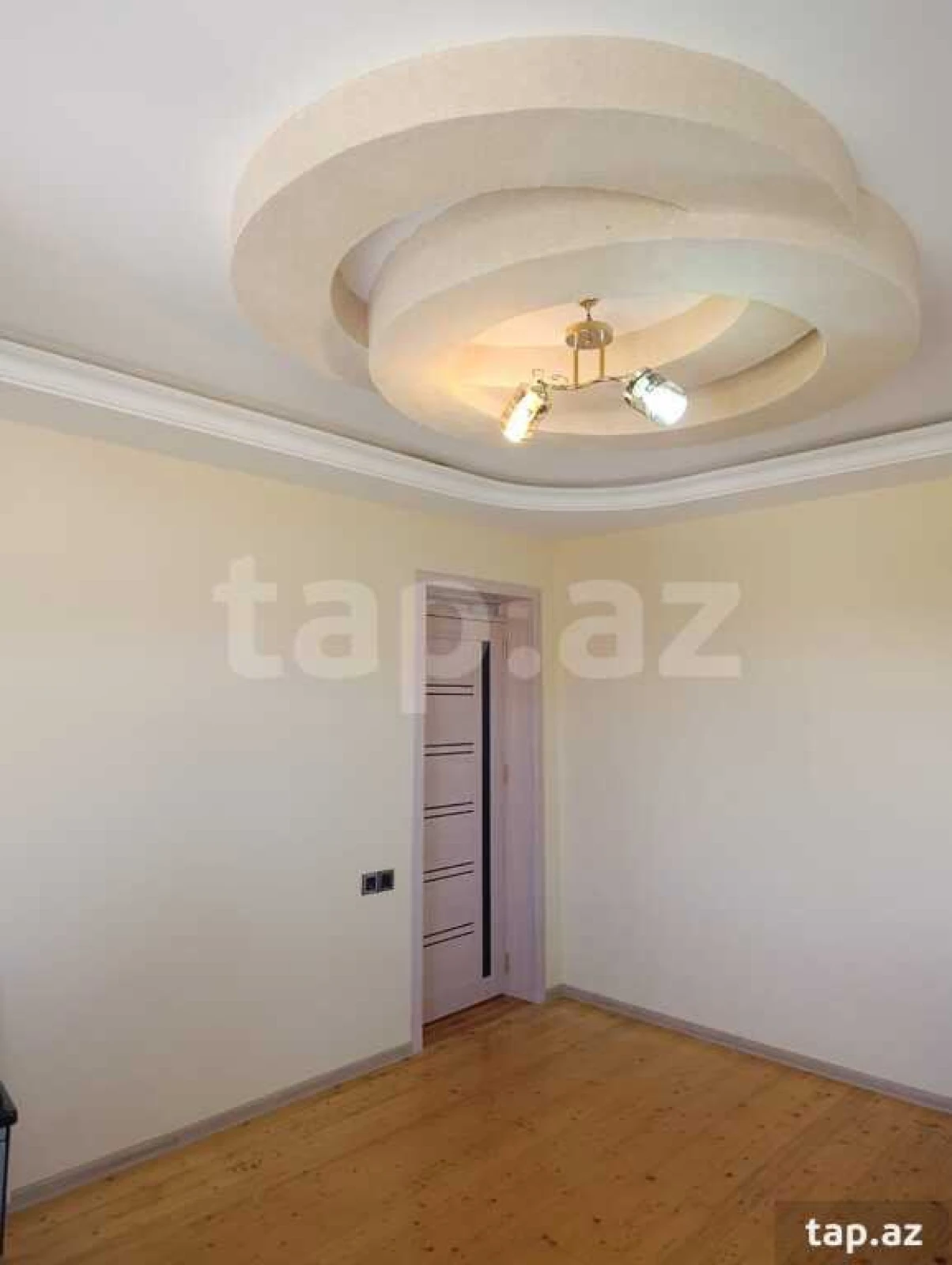 Satılır 5 otaqlı həyət evi